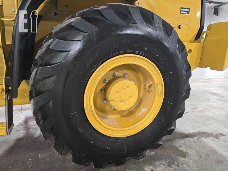 2022-caterpillar-920-image-27