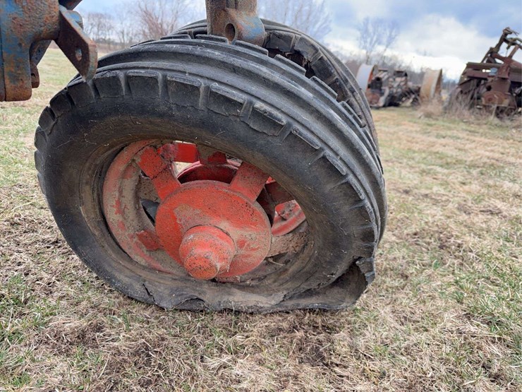 fordson-all-around-england-tractor-image-29