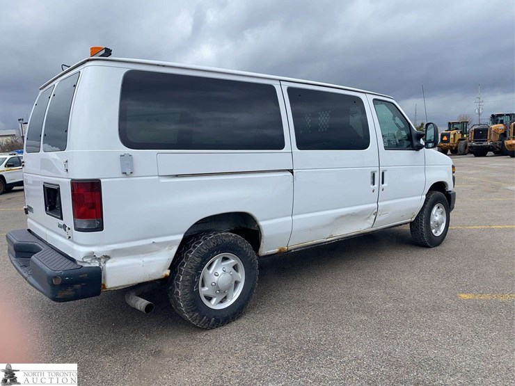 2009-ford-cargo-image-6