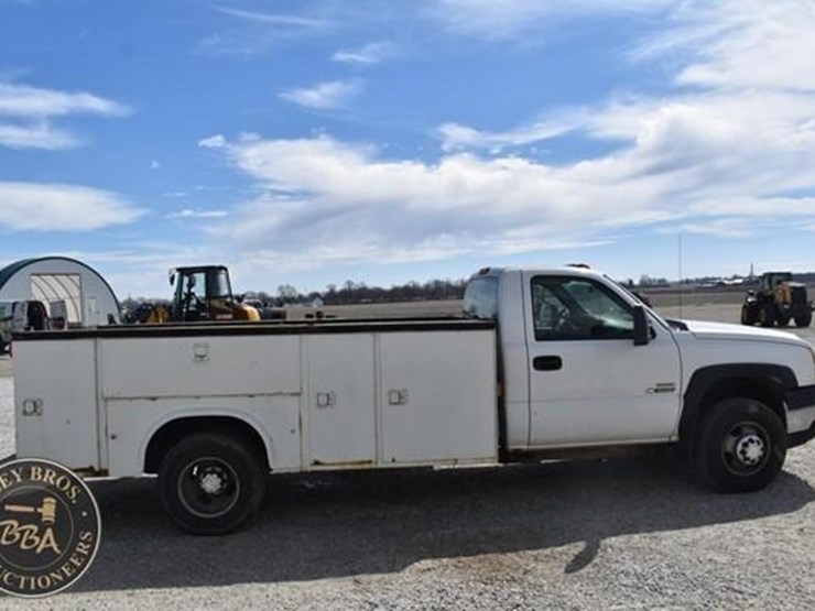 2007-chevrolet-3500-image-11