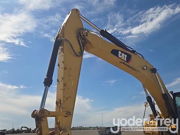 2017-caterpillar-336fl-image-30