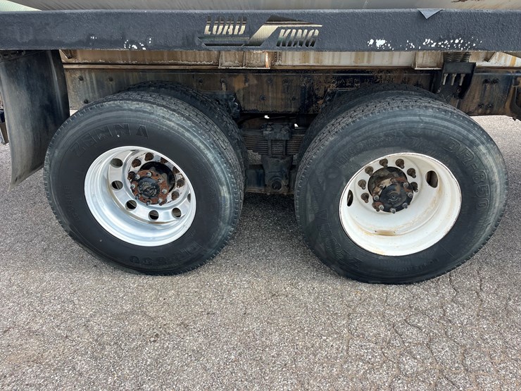 2020-freightliner-m2-106-image-14