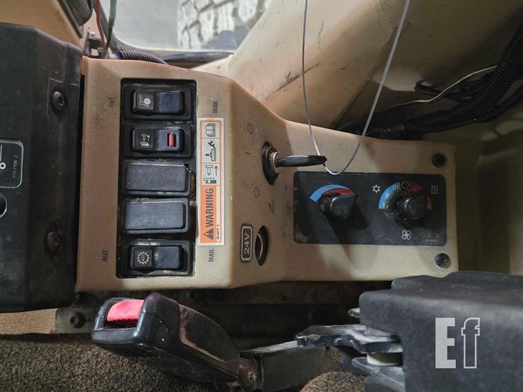 2006-caterpillar-143h-image-25