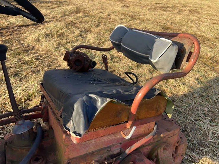 international-parts-tractor-image-34