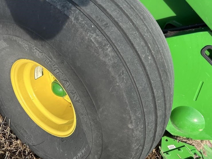 2019-john-deere-560m-image-22