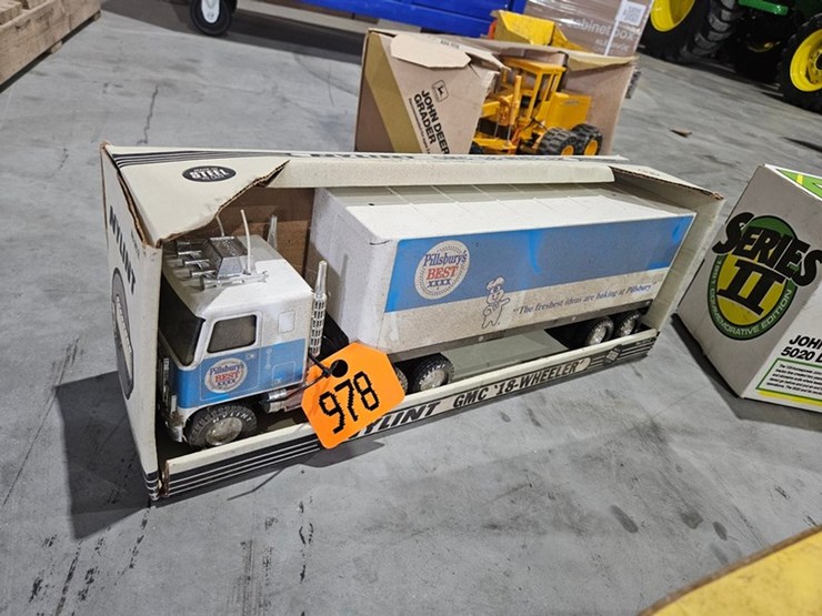 #978-•-gmc-steel-toy-18-wheeler-image-4