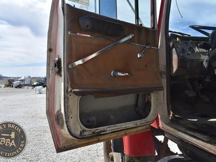 1988-ford-l8000-image-36