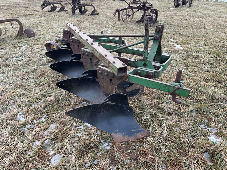 john-deere-four-bottom-plow-image-1