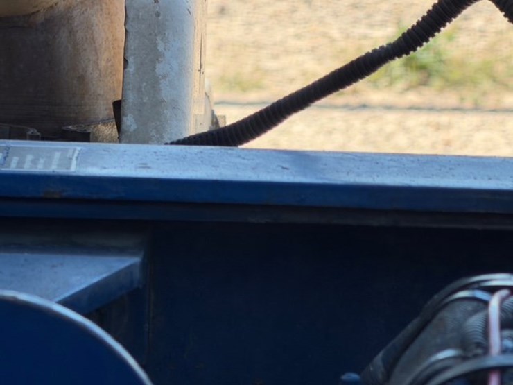 2016-peterbilt-567-image-10