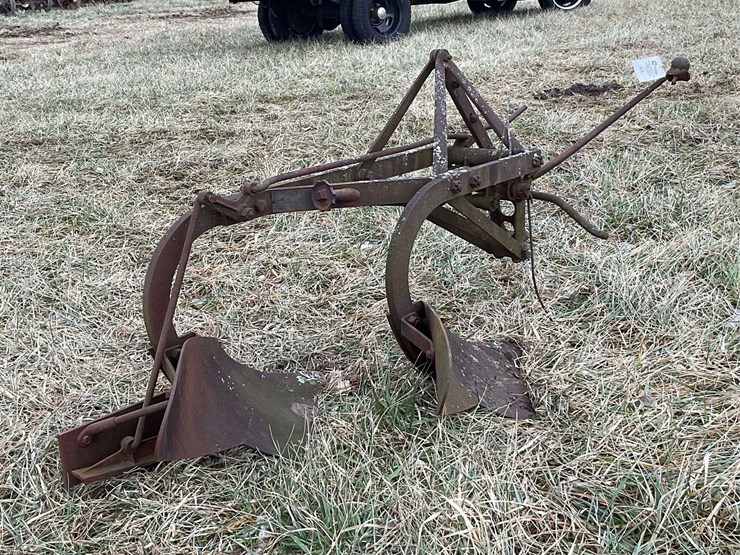 two-bottom-fordson-plow-image-3