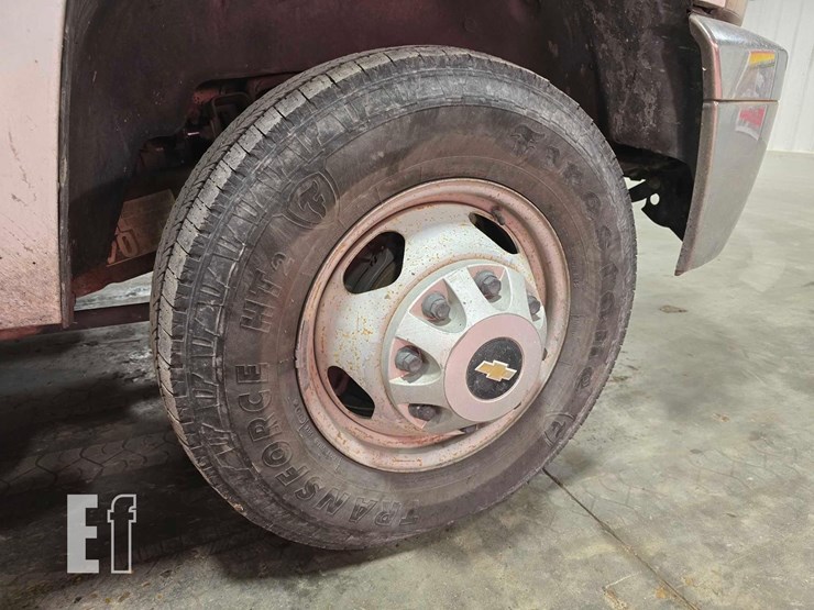 2014-chevrolet-silverado-3500hd-image-19