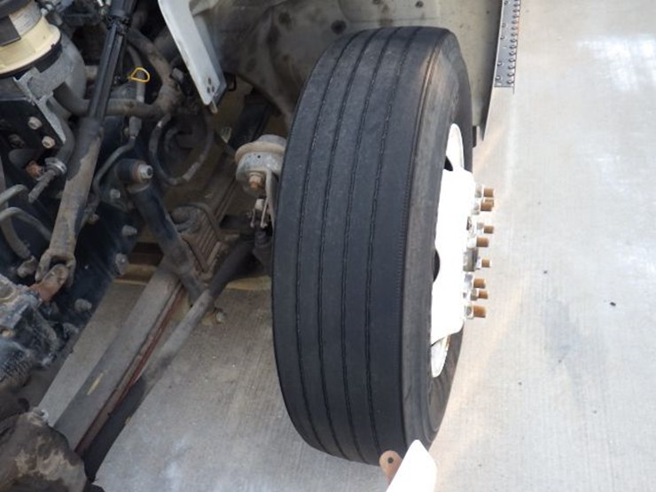 2020-hino-268a-image-14