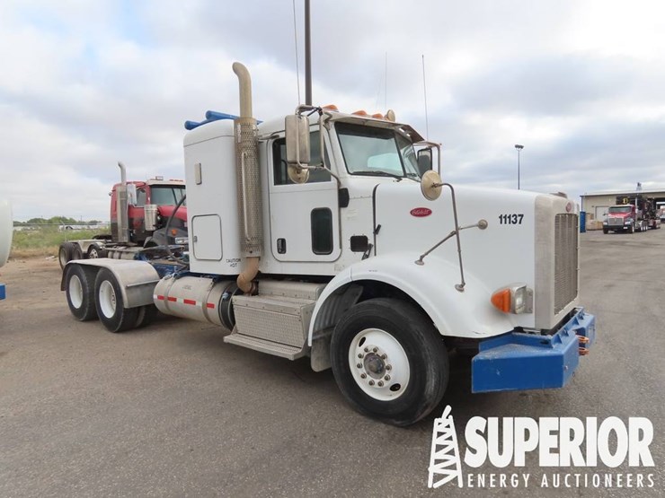 2016-peterbilt-365-image-2