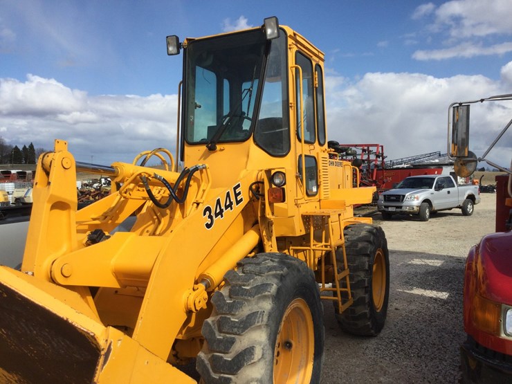 deere-344e-image-1