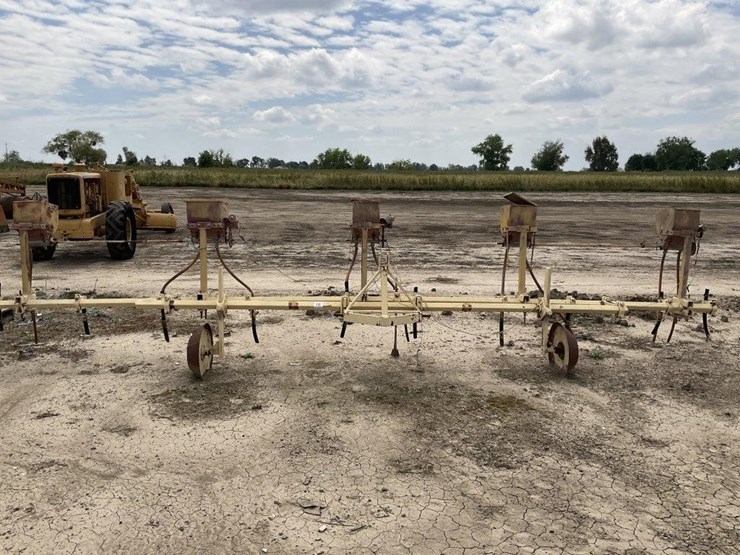 gandy-3-pt-8-row-30"-baiter-bar-image-2