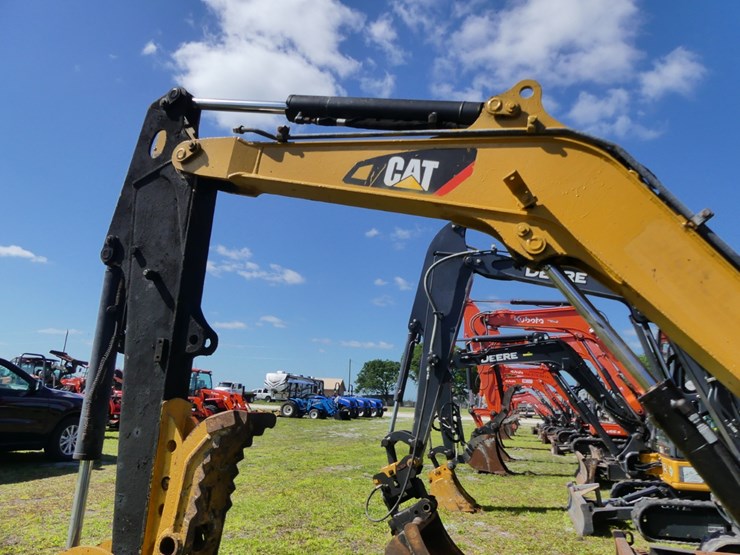 2015-caterpillar-303-image-8