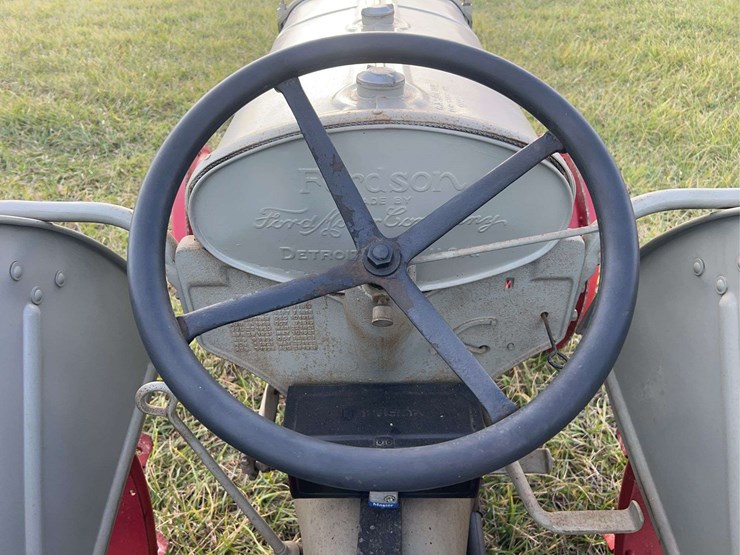 brand-new-never-used-1925-fordson-tractor-image-41