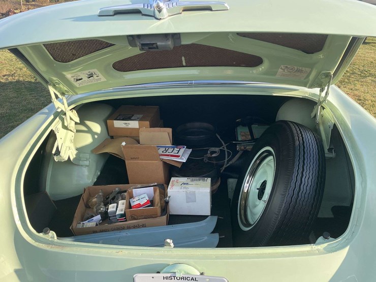 1953-ford-customline-sedan-image-71