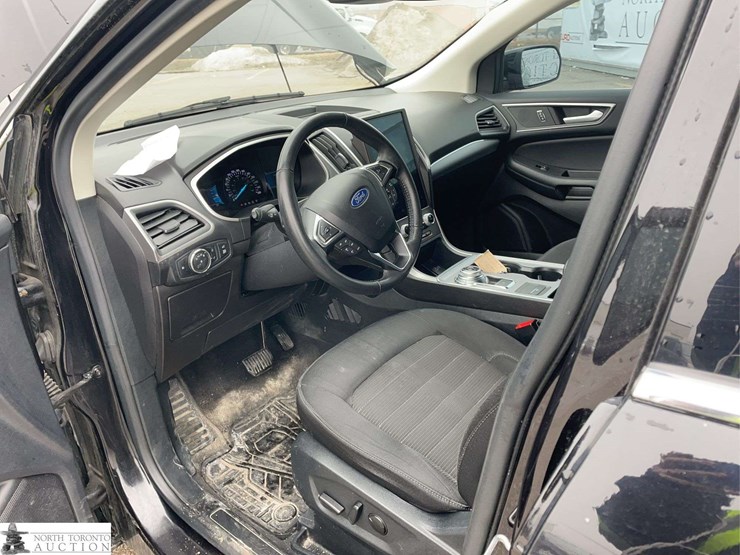 2021-ford-edge-image-11