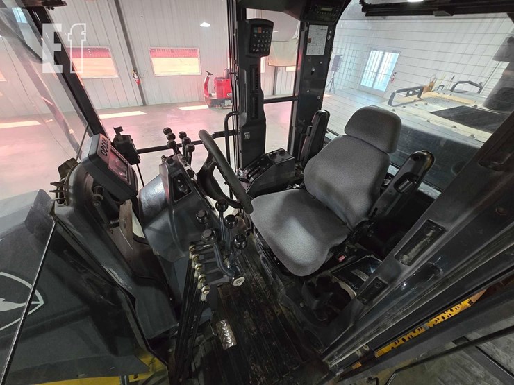 2009-deere-770g-image-11