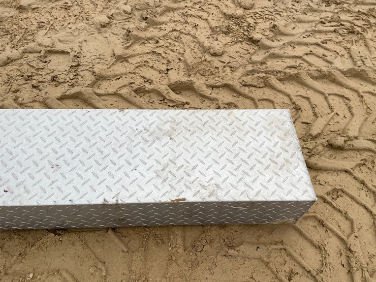 #3925-•-aluminum-truck-box-image-6