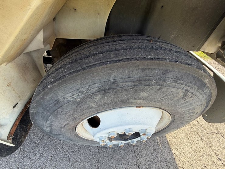 1997-international-4700-image-11