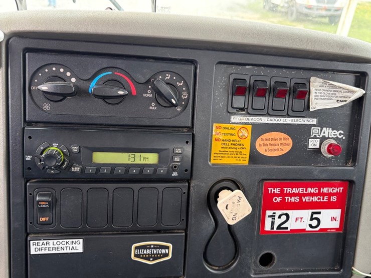 2009-international-durastar-4300-image-17