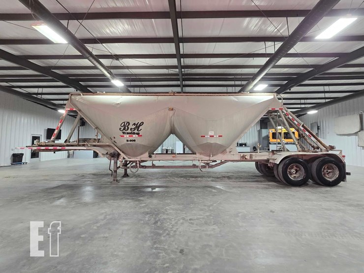 40-foot-pneumatic-tank-trailer-image-5