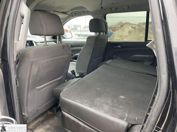 2017-chevrolet-tahoe-image-15