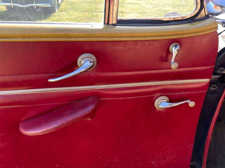 1948-ford-super-deluxe-convertible-image-45