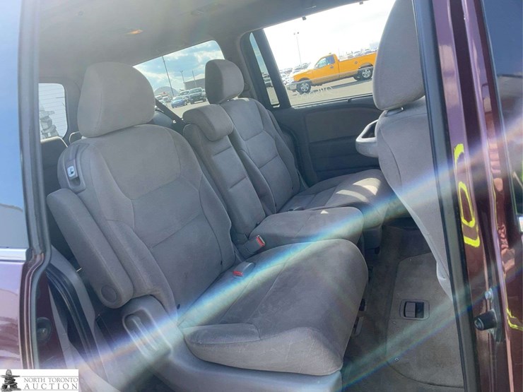 2010-honda-odyssey-image-21