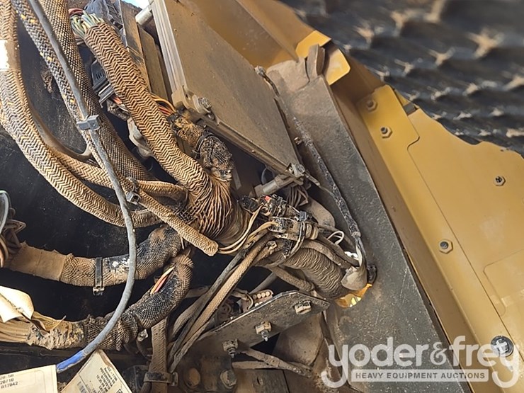 2019-caterpillar-336-image-44