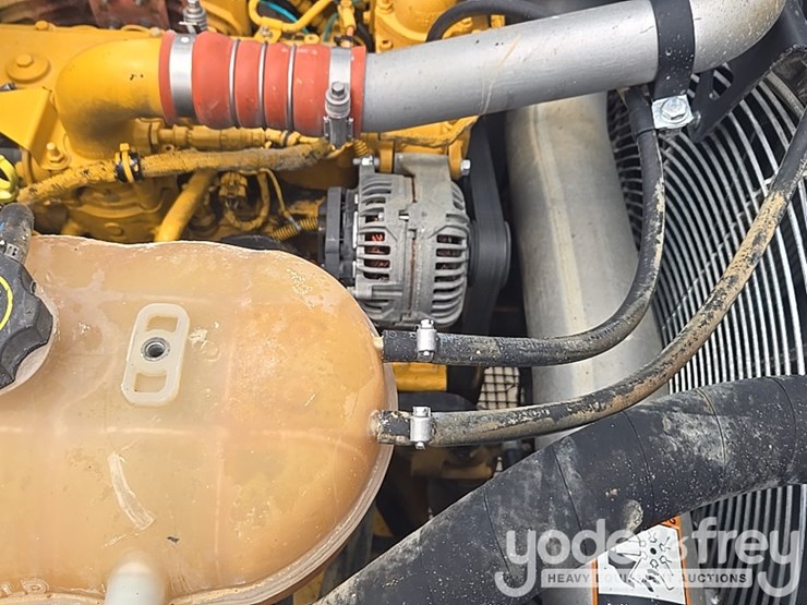 2017-deere-210g-lc-image-83