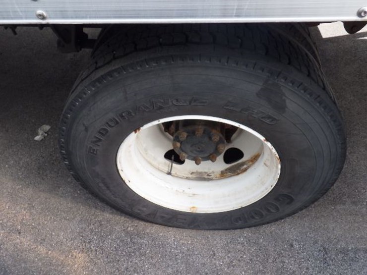 2020-hino-268a-image-11