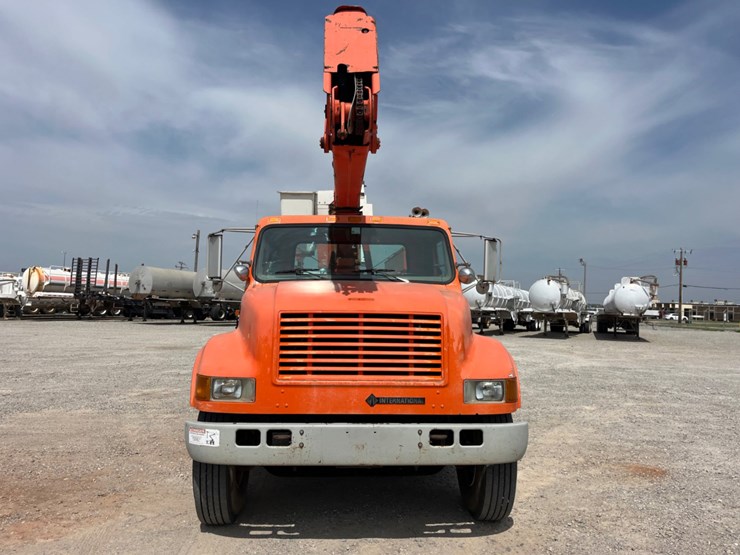 2001-international-4900-image-2