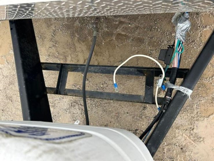 2010-gulf-stream-innsbruck-supreme-lodge-40tbs-t/a-image-9