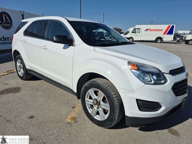 2016-chevrolet-equinox-ls-image-3