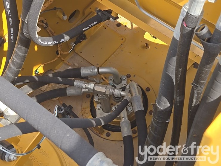 2019-caterpillar-336-image-129