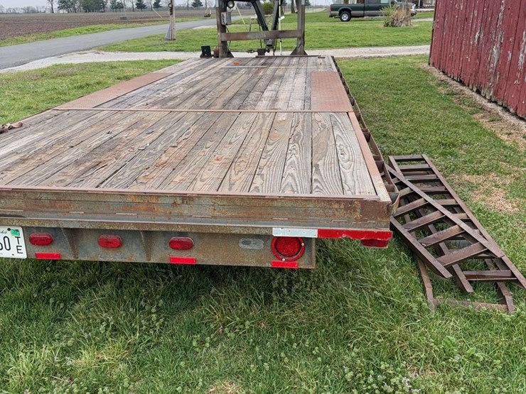 flatbed-gooseneck-trailer-22'-deck-clean-title-image-17