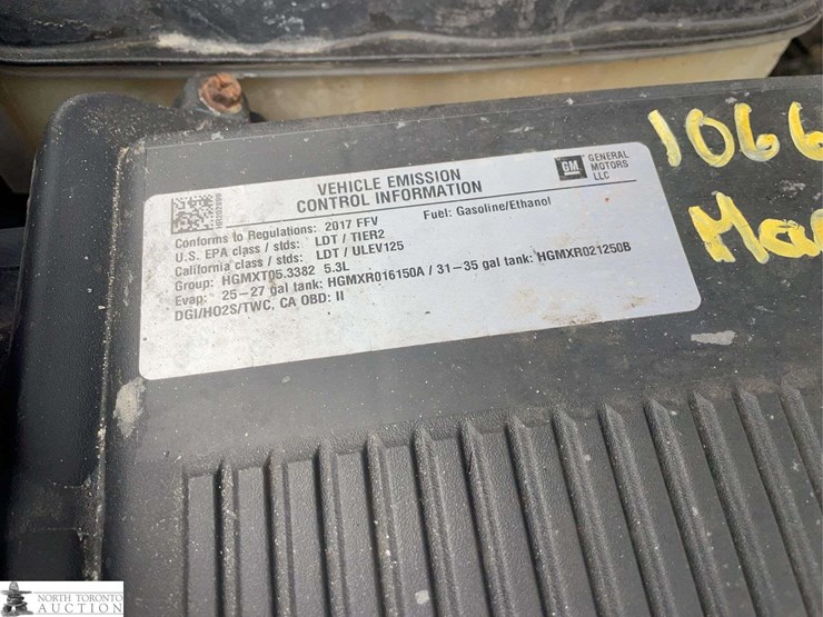 2017-chevrolet-tahoe-image-25