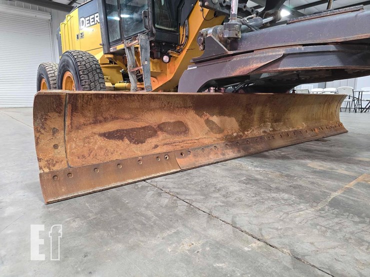 2009-deere-770g-image-10