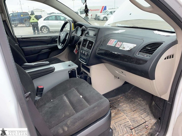 2015-ram-c/v-image-17