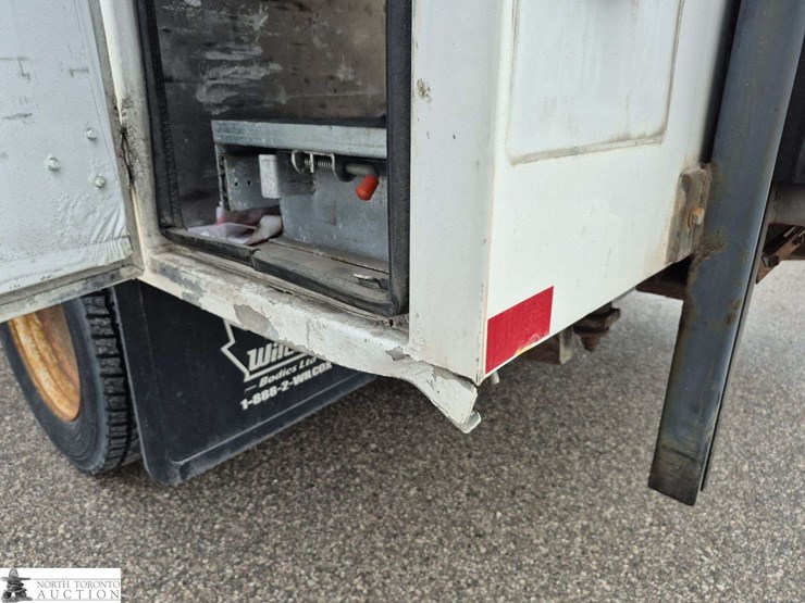 2011-ford-f550-image-25