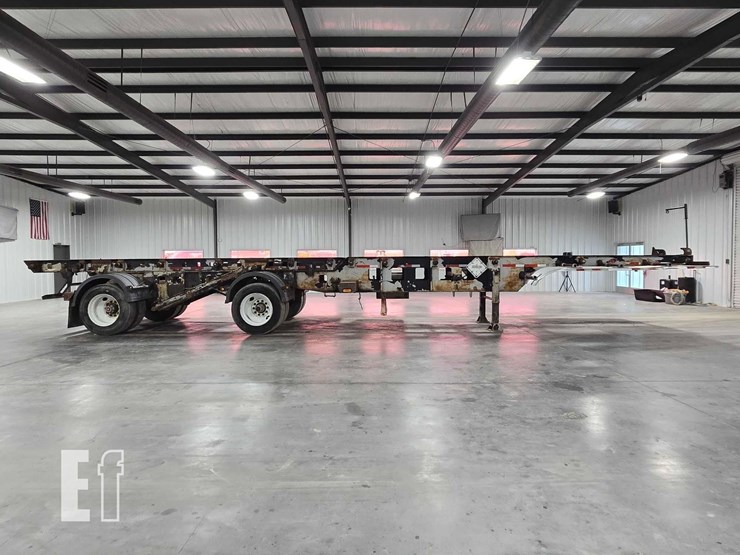 2002-environmental-service-products-46-ft-tandem-axle-image-6