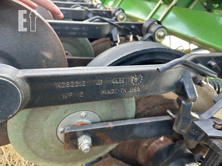 2004-john-deere-1590-image-53