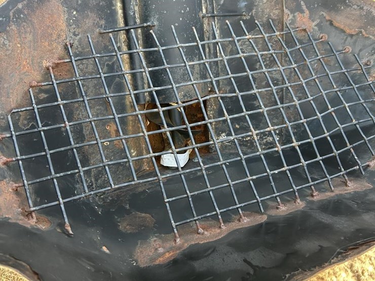 2004-john-deere-1590-image-24