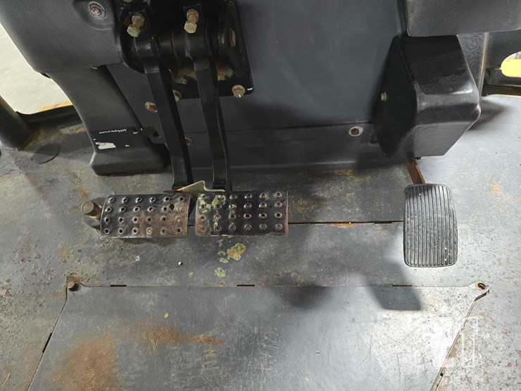 2011-deere-310j-image-20