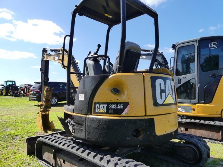 2015-caterpillar-303-image-4