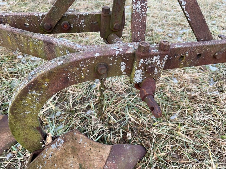 ferguson-12-oa-28-two-bottom-plow-image-16
