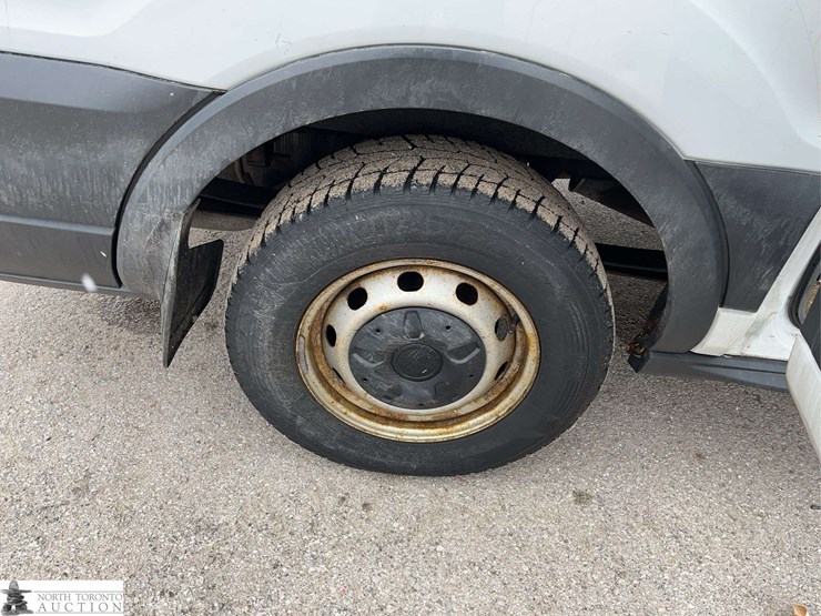 2015-ford-transit-image-22